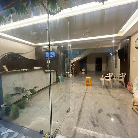 Sri Ganesh Residency Hotell Tirupati Eksteriør bilde
