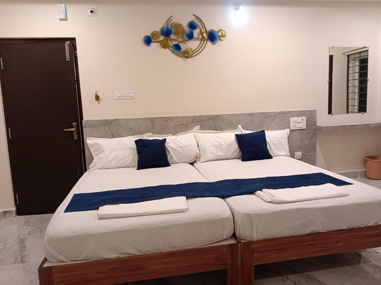 Sri Ganesh Residency Hotell Tirupati Eksteriør bilde