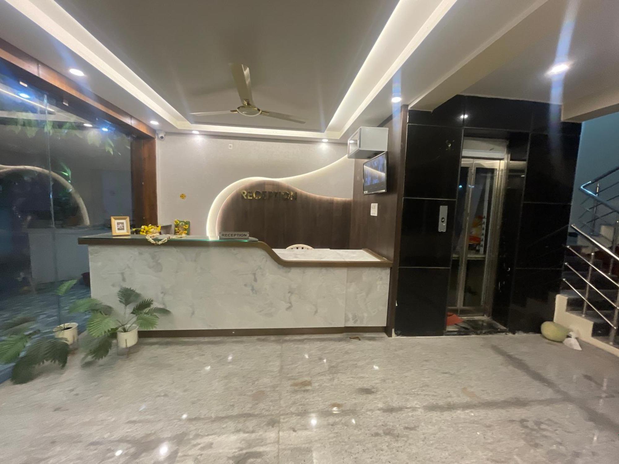 Sri Ganesh Residency Hotell Tirupati Eksteriør bilde