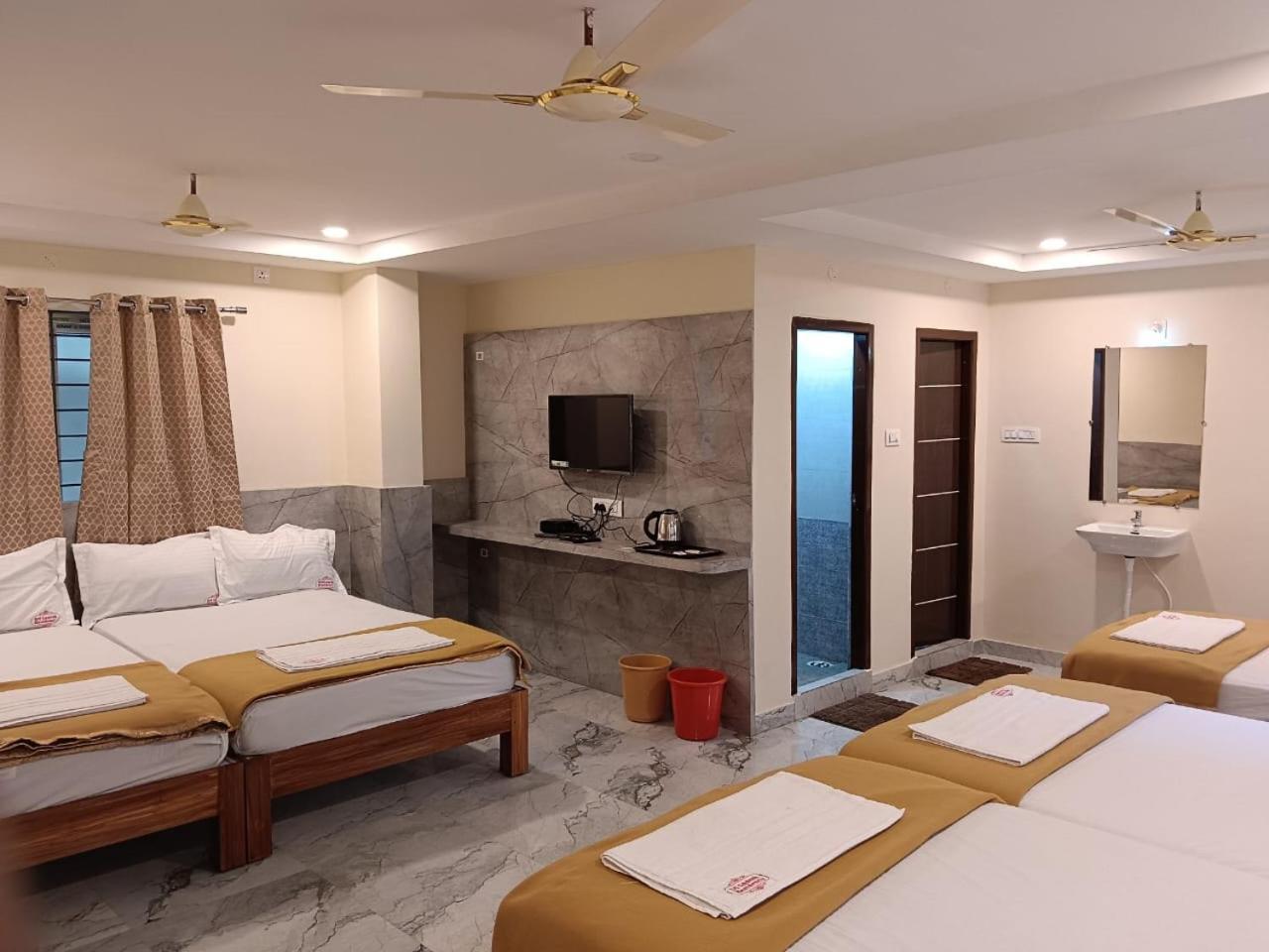 Sri Ganesh Residency Hotell Tirupati Eksteriør bilde